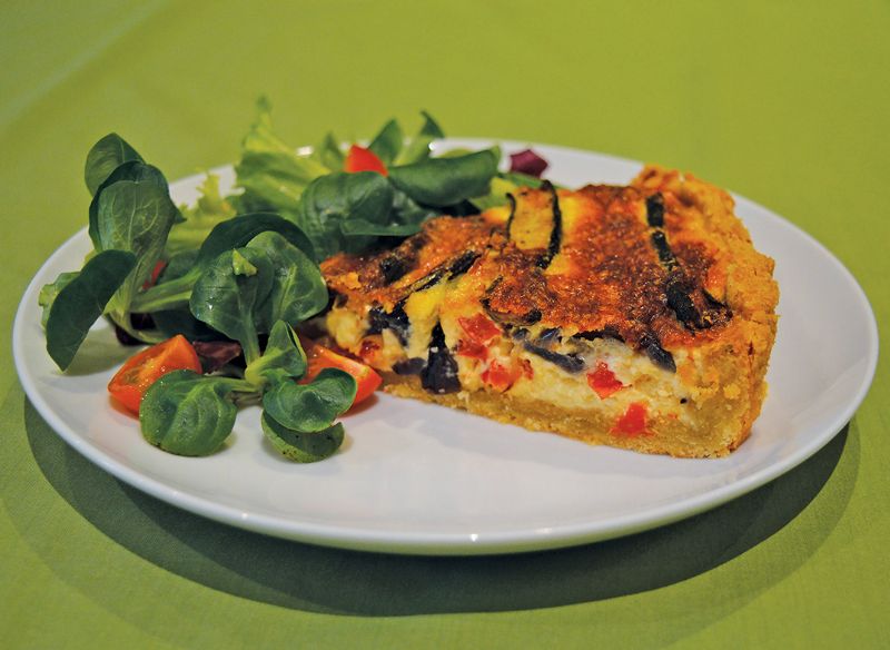 Roasted vegetable quiche