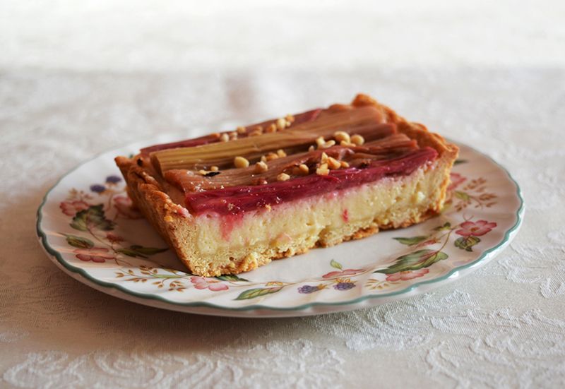 Rhubarb and vanilla tart