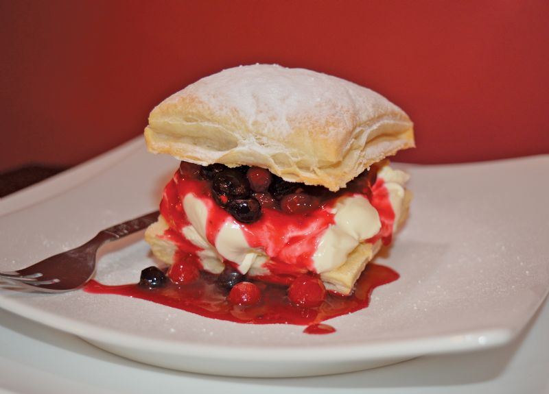 Millefeuille with summer berries