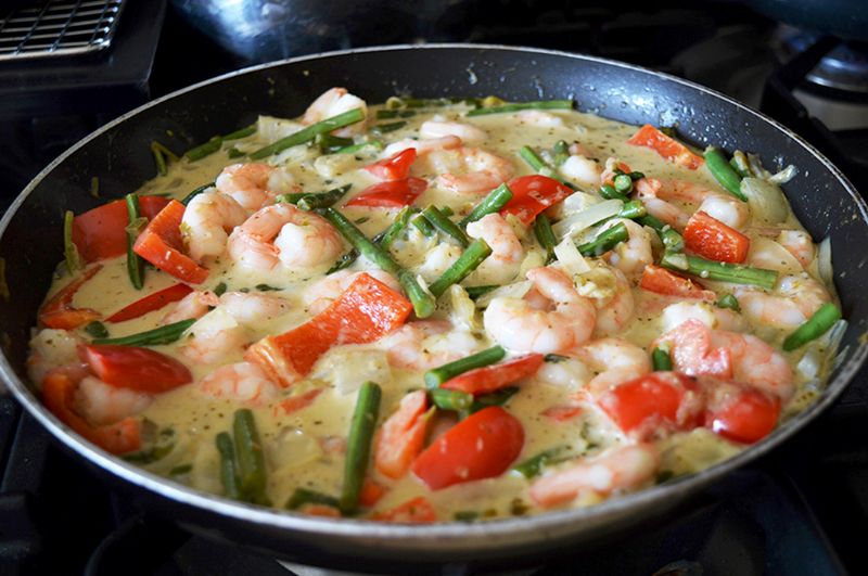 Thai green prawn curry