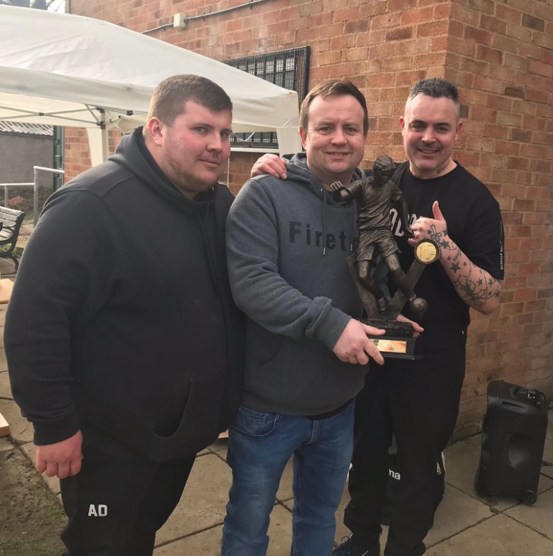 Lee Smith, right, with Adam Dix, left, and club sponsor Alvin Sheldon