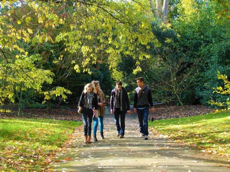 Family autumn walk in Kew Gardens
