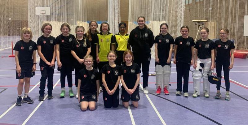 Dani Gibson with Gloucestershire Girls’ under-11s squad